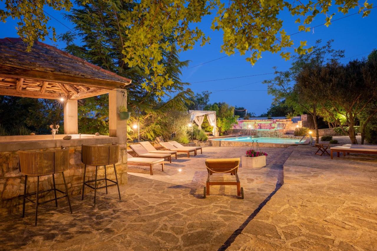Nono Ban Hotel & Villa Gornji Humac Bagian luar foto