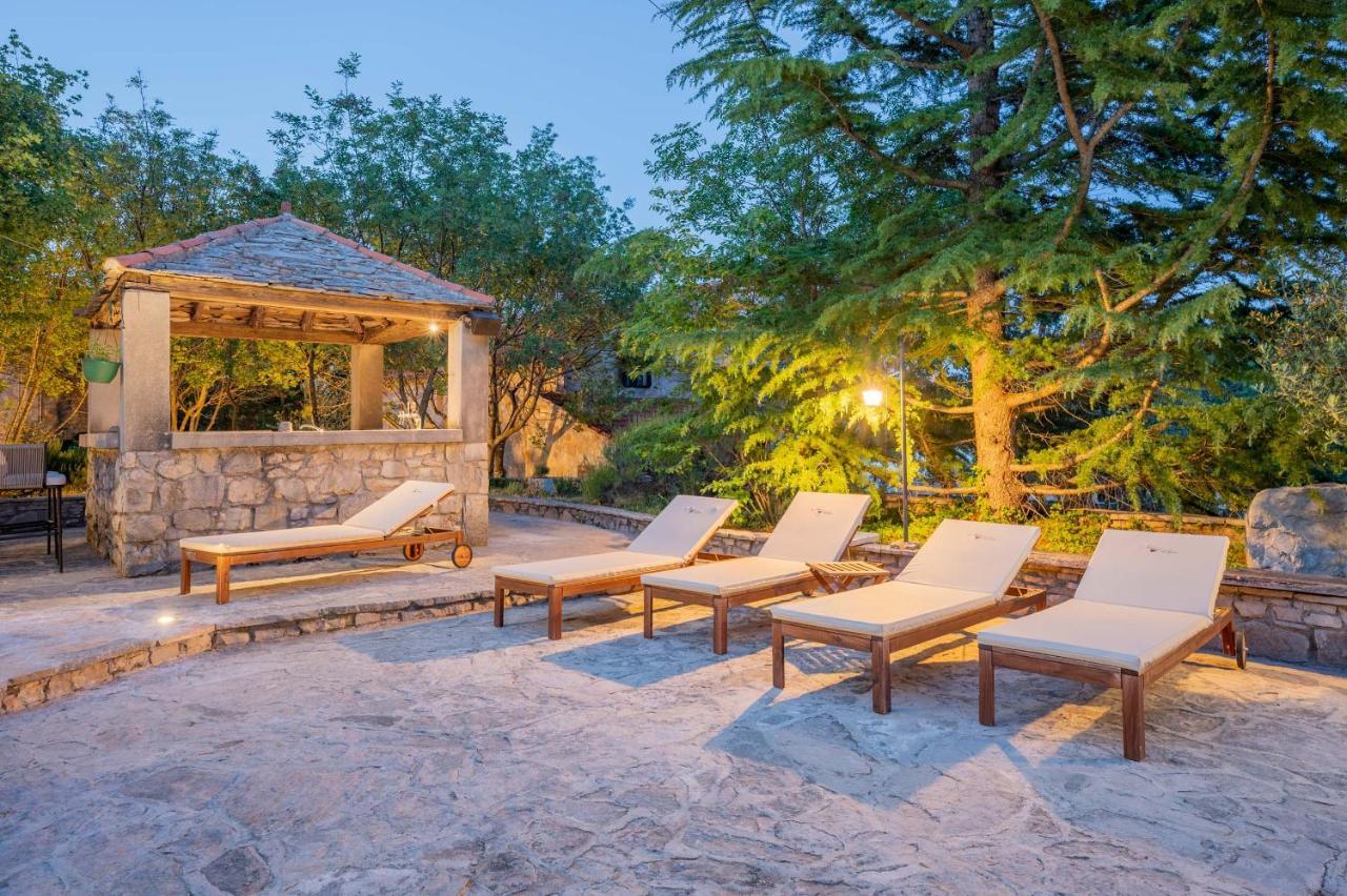 Nono Ban Hotel & Villa Gornji Humac Bagian luar foto