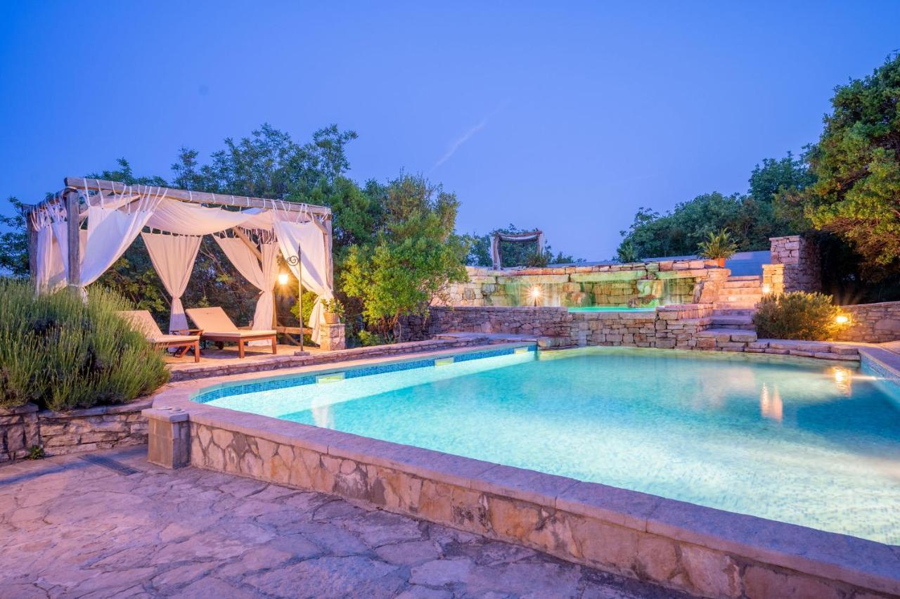 Nono Ban Hotel & Villa Gornji Humac Bagian luar foto