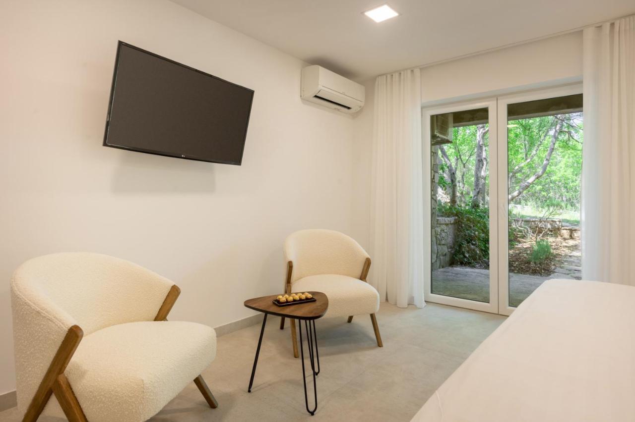 Nono Ban Hotel & Villa Gornji Humac Bagian luar foto