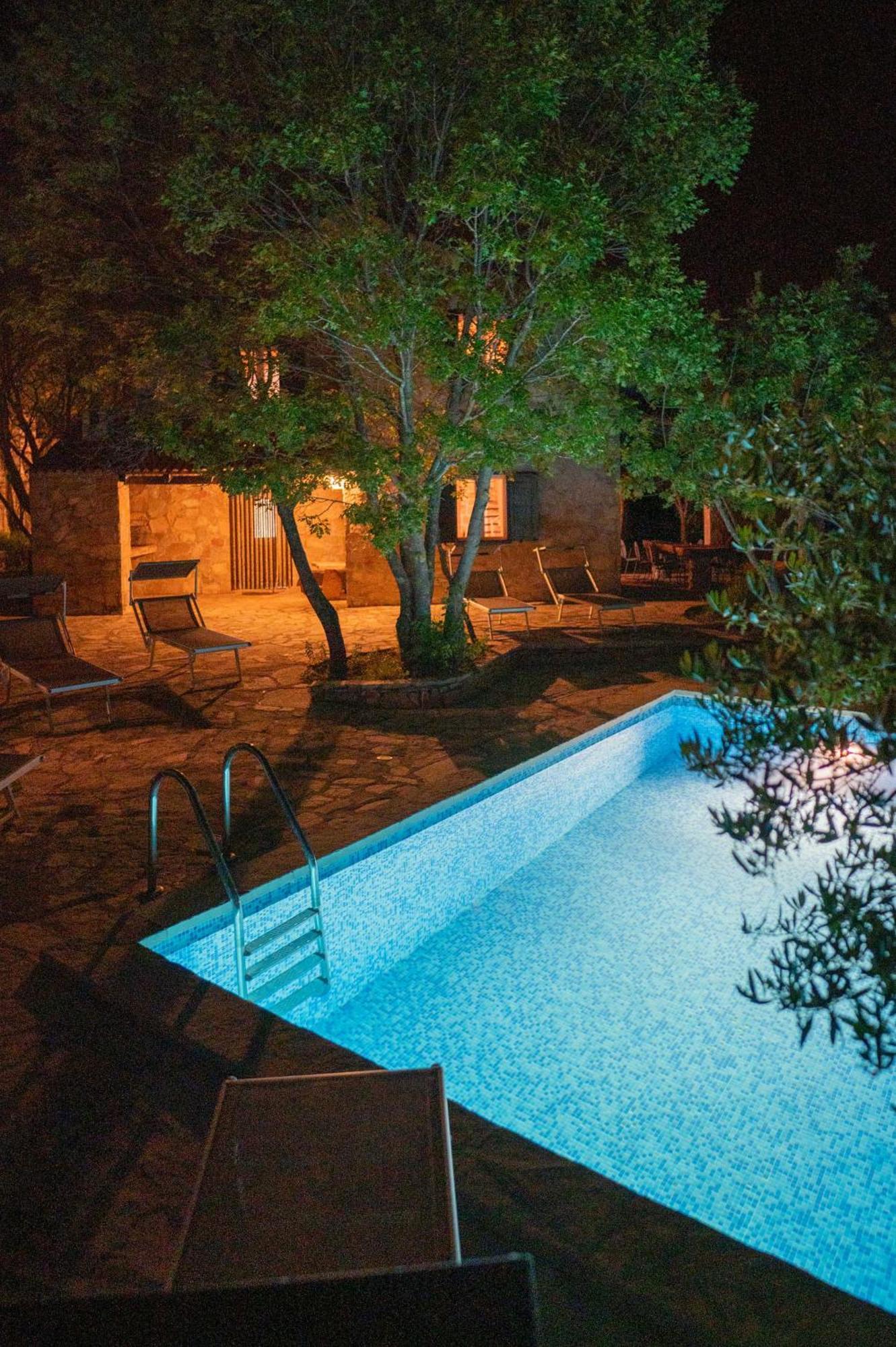 Nono Ban Hotel & Villa Gornji Humac Bagian luar foto