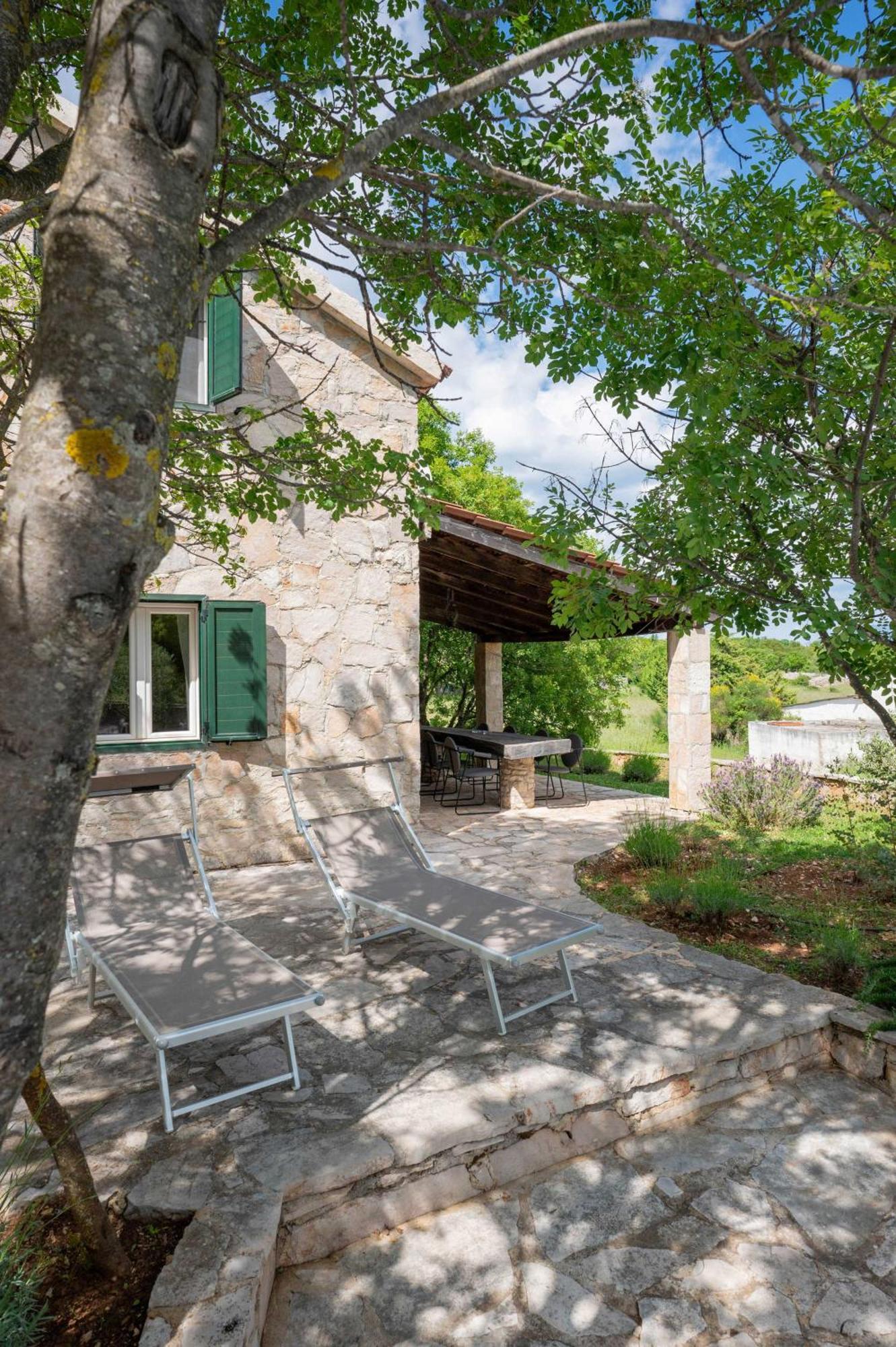 Nono Ban Hotel & Villa Gornji Humac Bagian luar foto