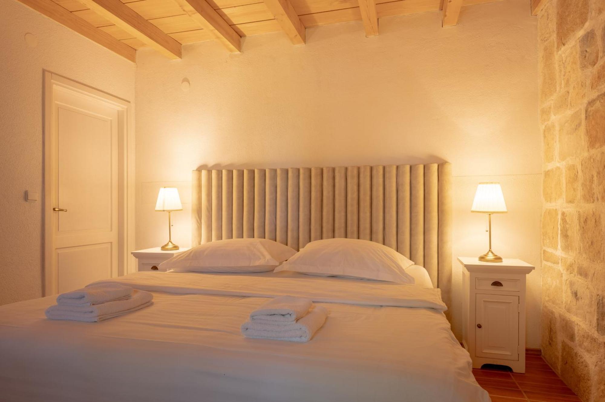 Nono Ban Hotel & Villa Gornji Humac Bagian luar foto
