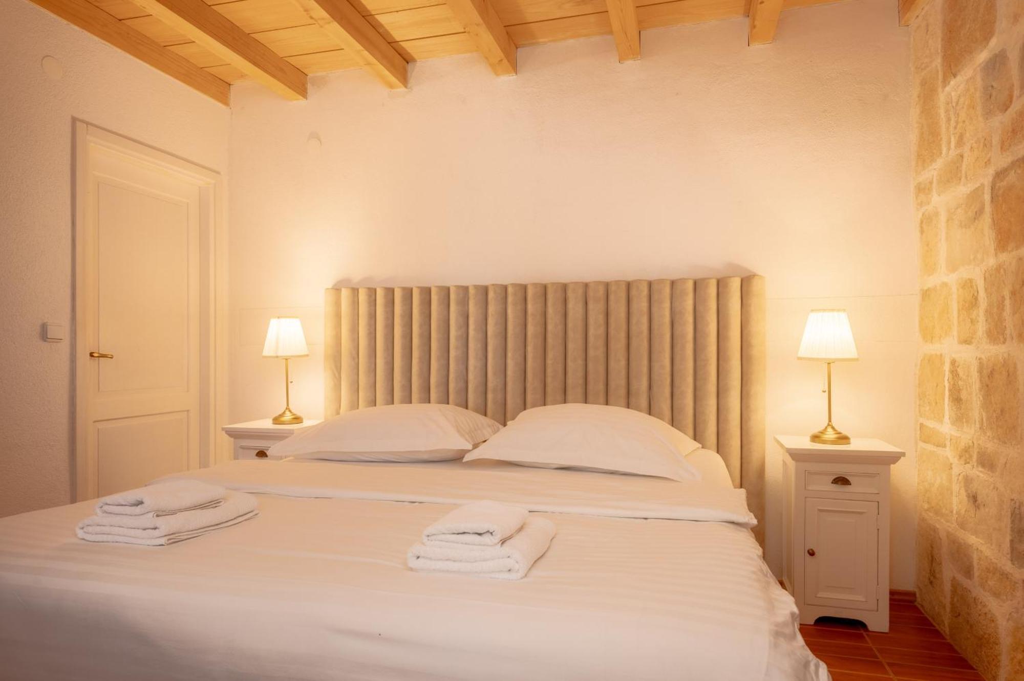 Nono Ban Hotel & Villa Gornji Humac Bagian luar foto