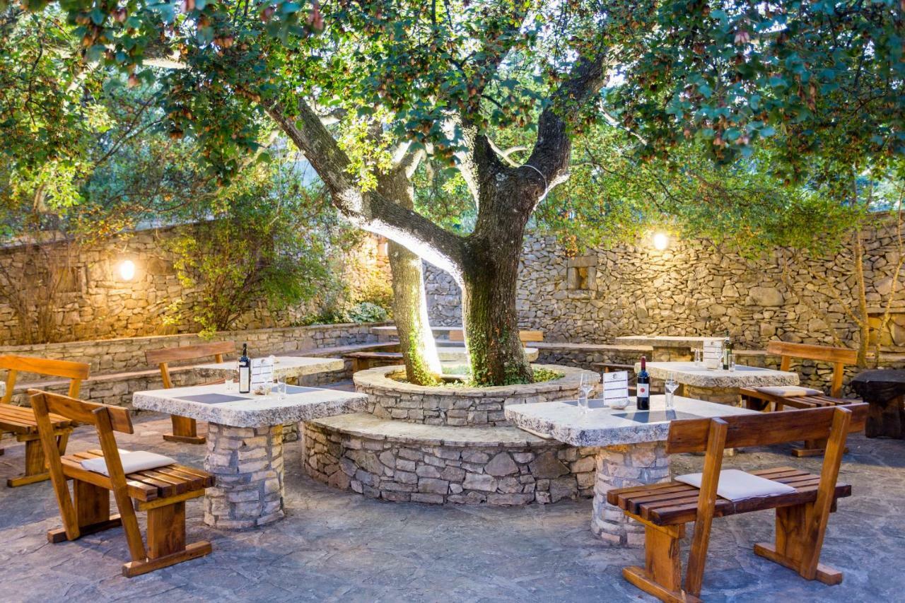 Nono Ban Hotel & Villa Gornji Humac Bagian luar foto